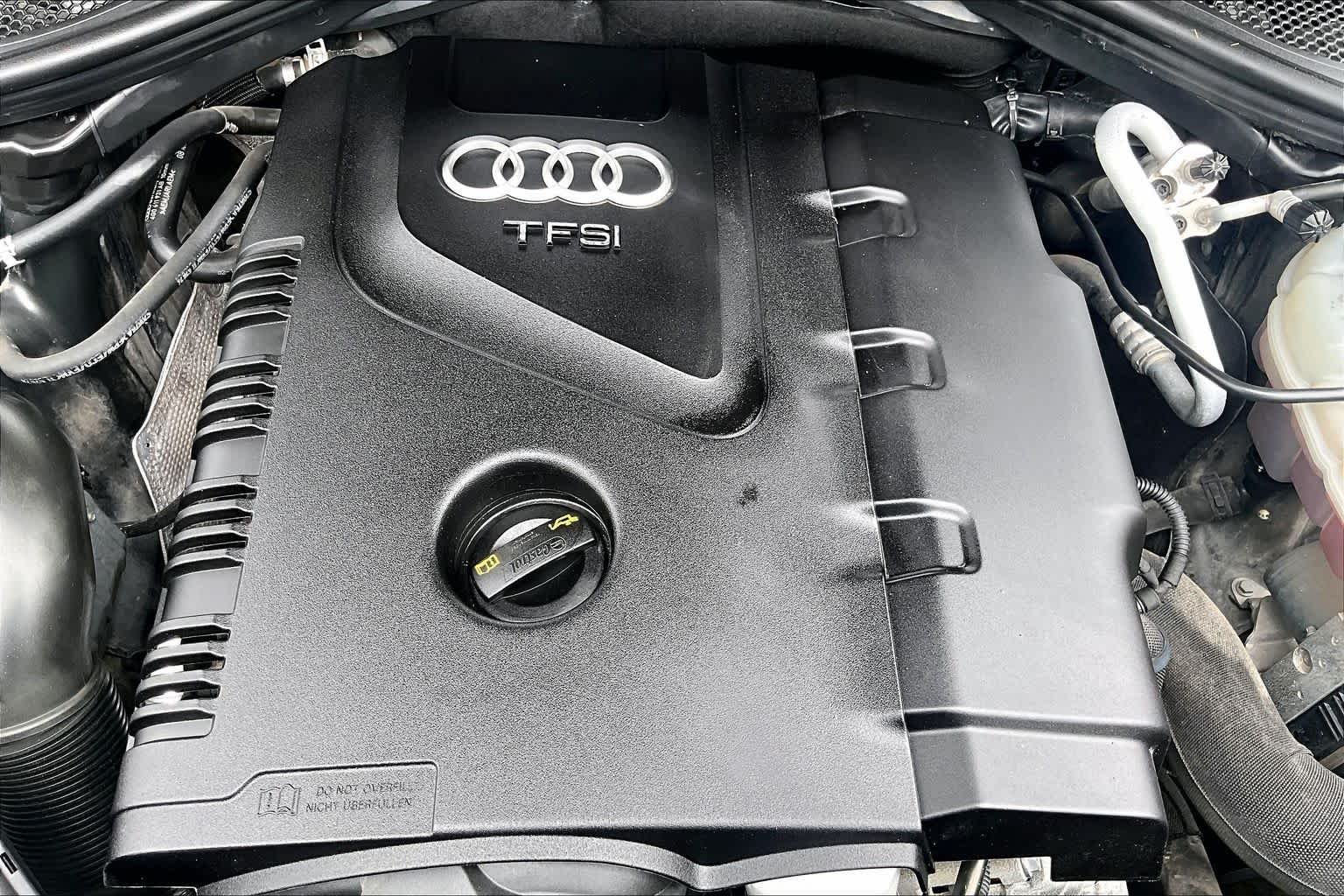 Used 2015 Dakota Gray Metallic Audi 2.0T Premium image 28