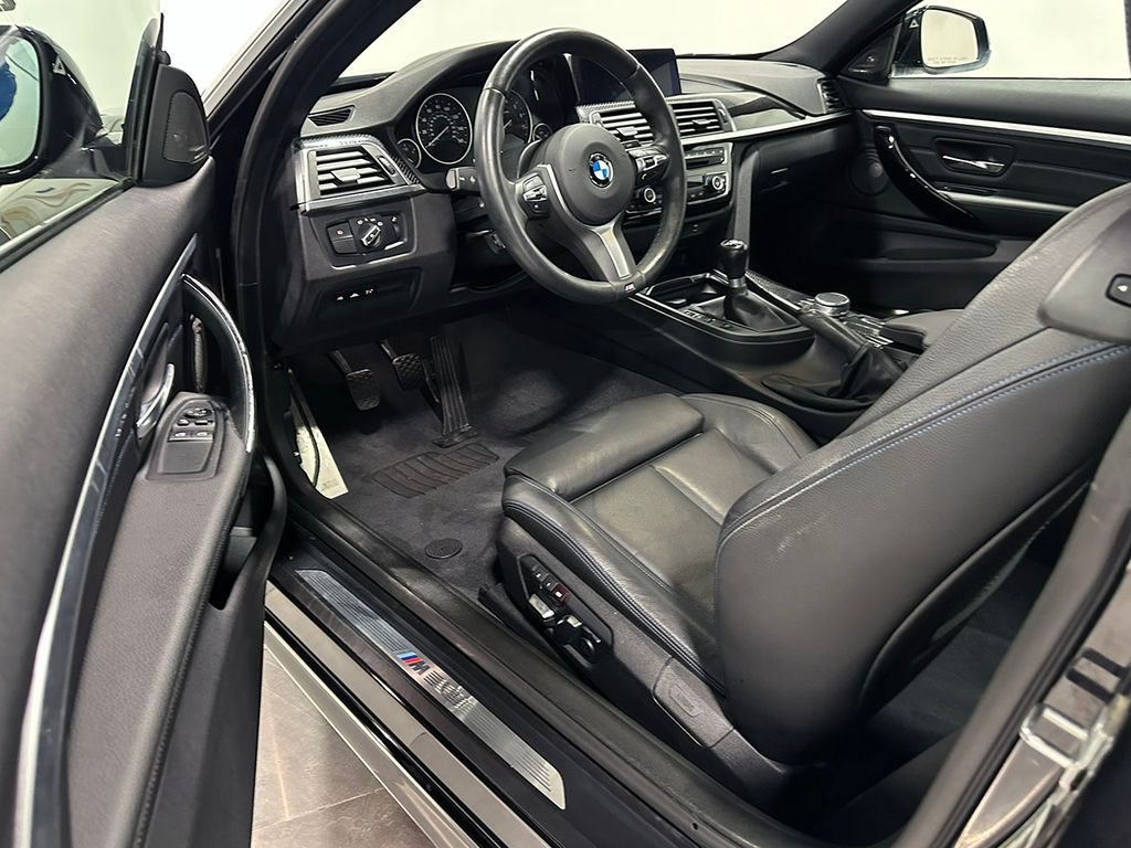 Used 2020 Black BMW 440i xDrive image 16