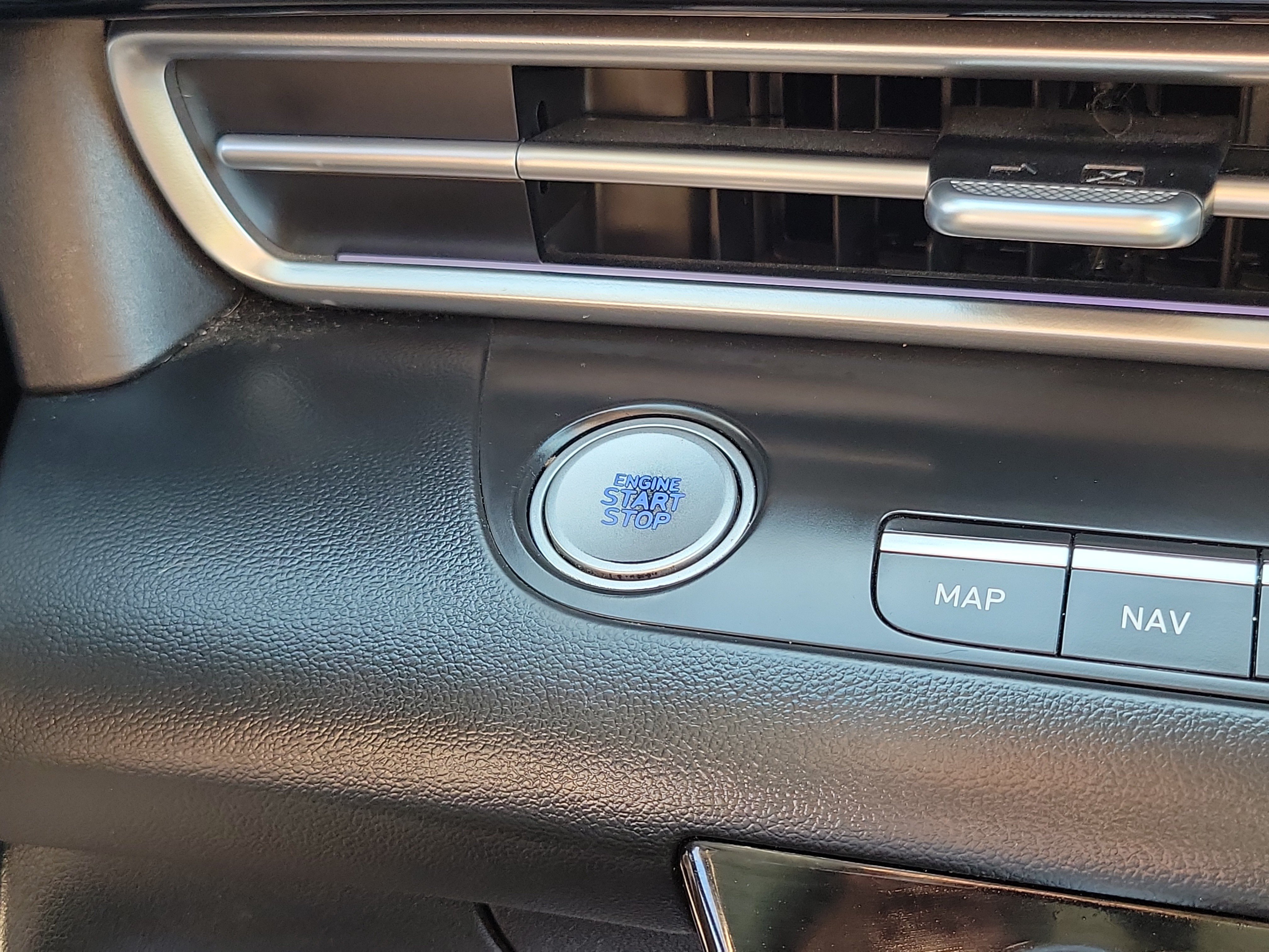 2024 Hyundai Elantra SEL - Photo 16