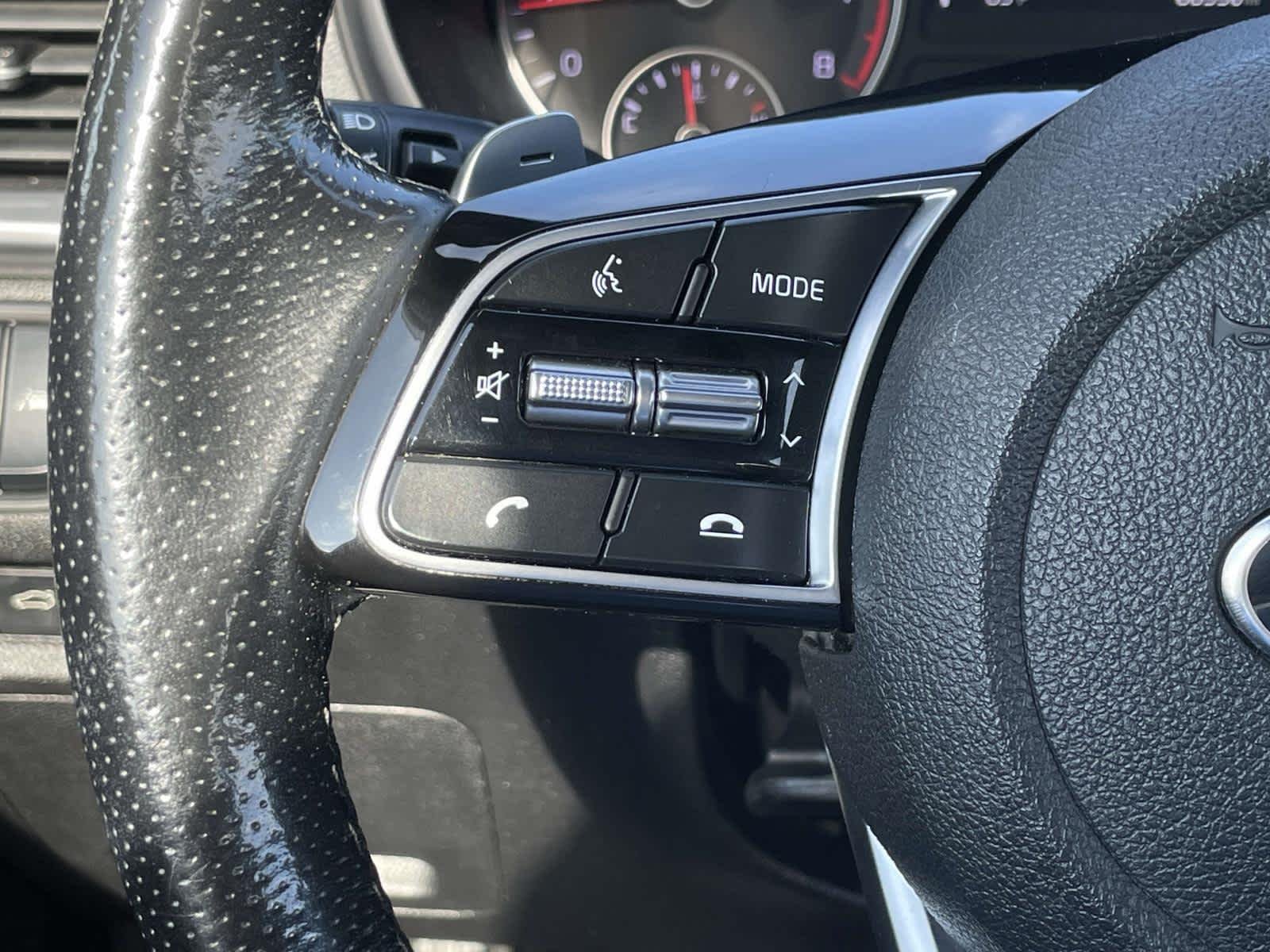 Used 2019 Snow White Pearl Kia SX image 41