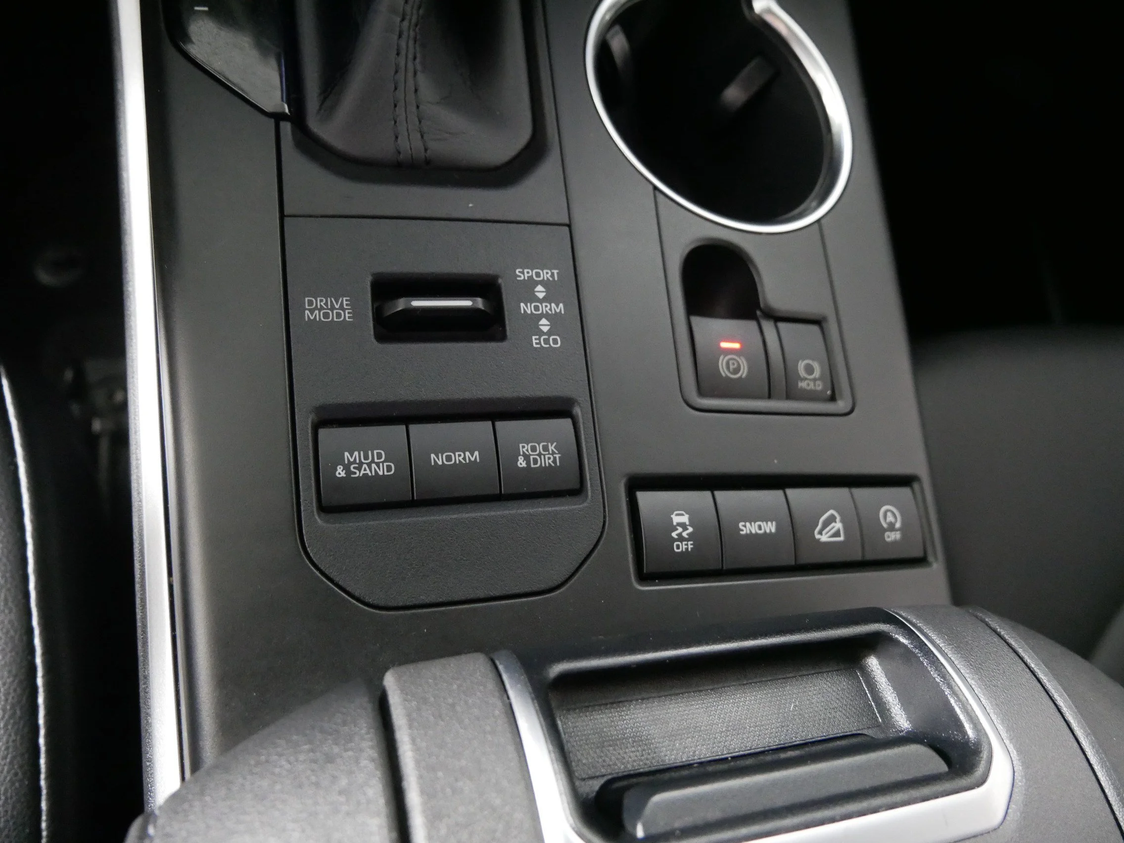 Used 2020 Opulent Amber Toyota XLE image 29
