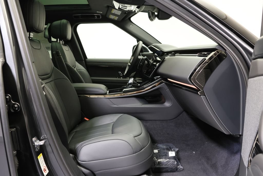 New 2026 Carpathian Grey Land Rover Dynamic SE image 39