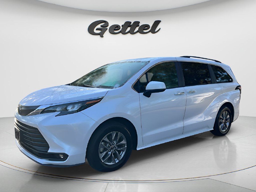 Used 2025 Beige Toyota XLE image 1