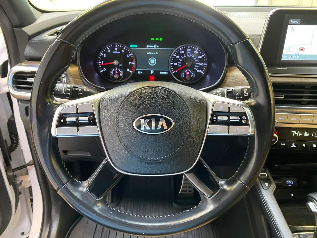 Used 2021 White Kia SX image 34