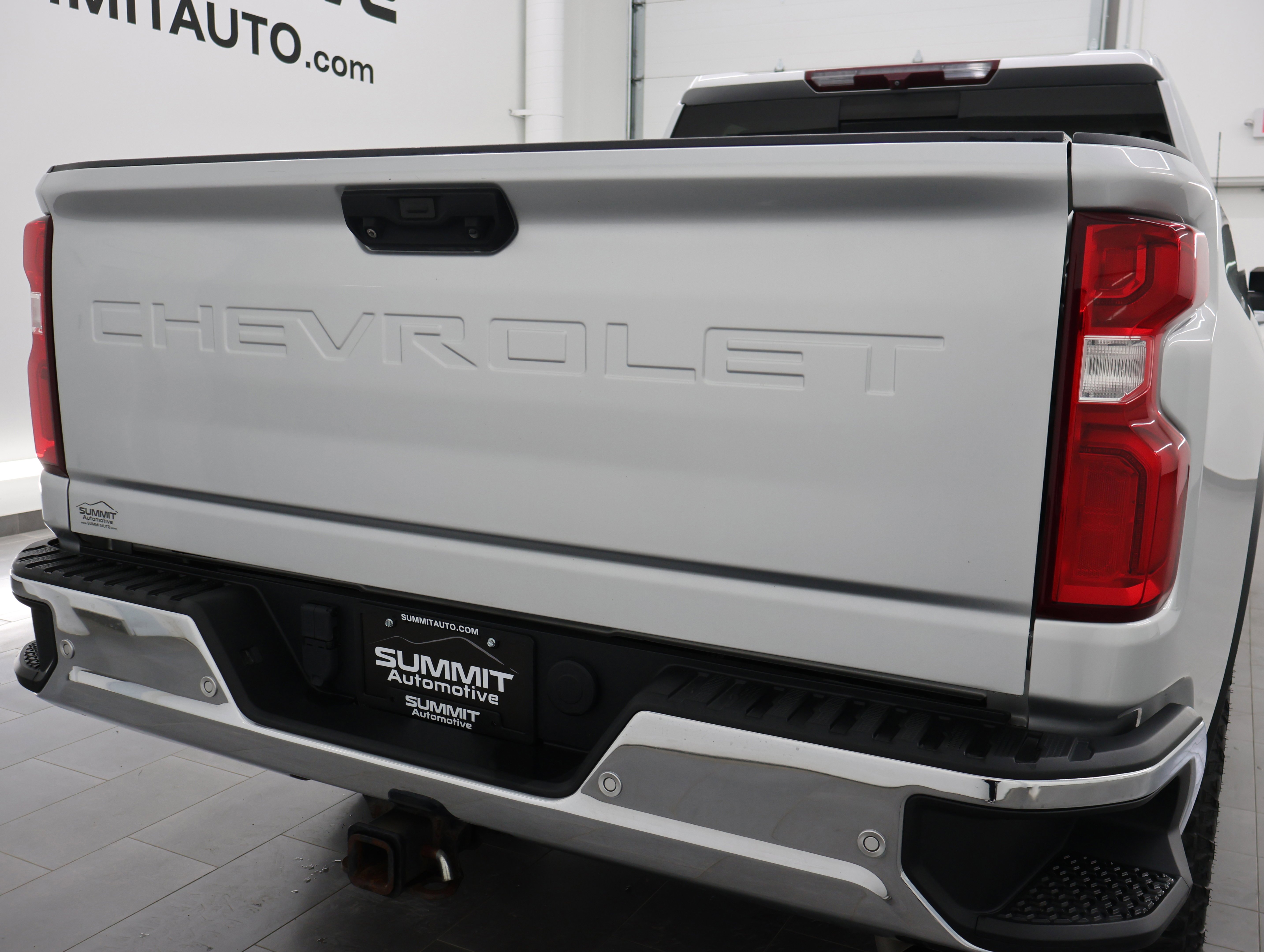 Used 2020 Silver Ice Metallic Chevrolet LTZ: CREW-SHORT-LTZ-Z71-DIESEL-4WD-NAV-HEAT/COOL SEATS-1 OWNER image 28