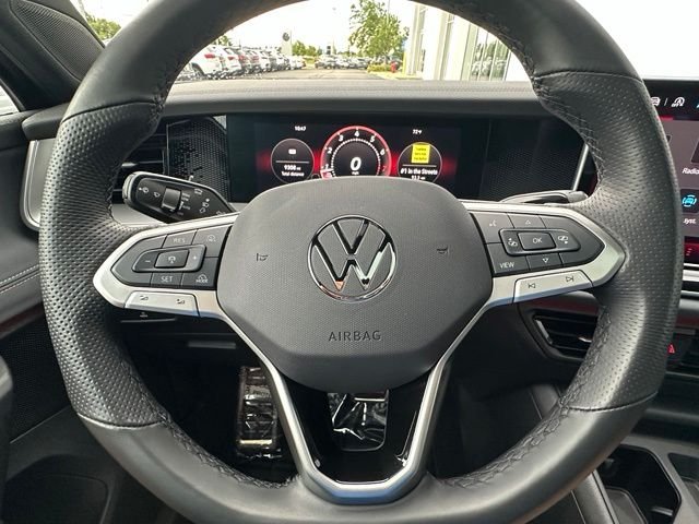 Certified Used 2025 Black Volkswagen 2.0T SE R-Line Black image 41