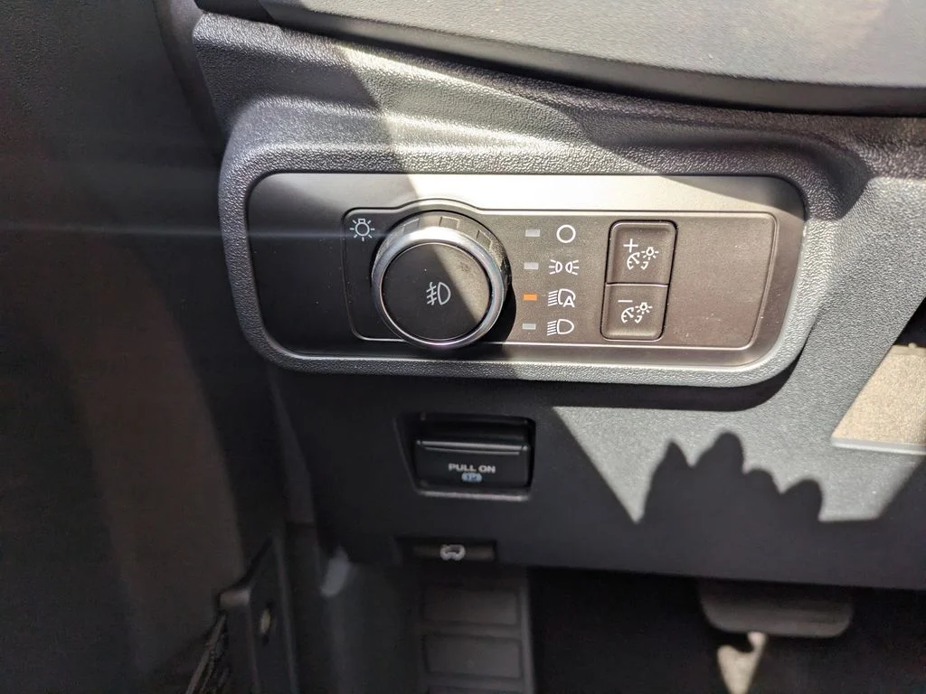 New 2026 Avalanche Gray Ford Badlands image 26