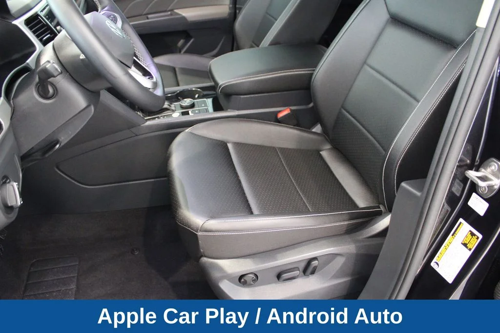 Used 2023  Volkswagen 2.0T SE w/Technology image 11