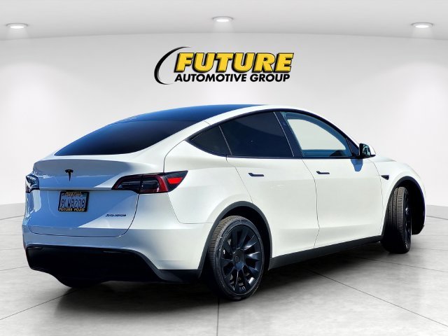 Used 2024 White Tesla Long Range image 4
