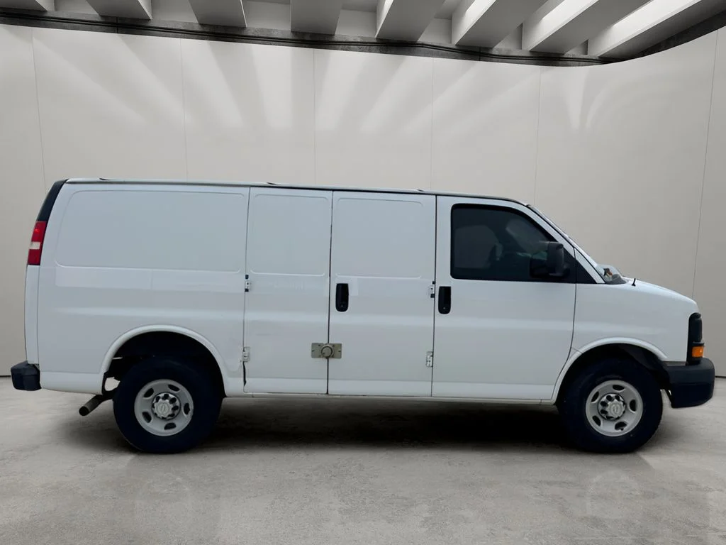 Used 2016 Summit White Chevrolet Work Van image 8