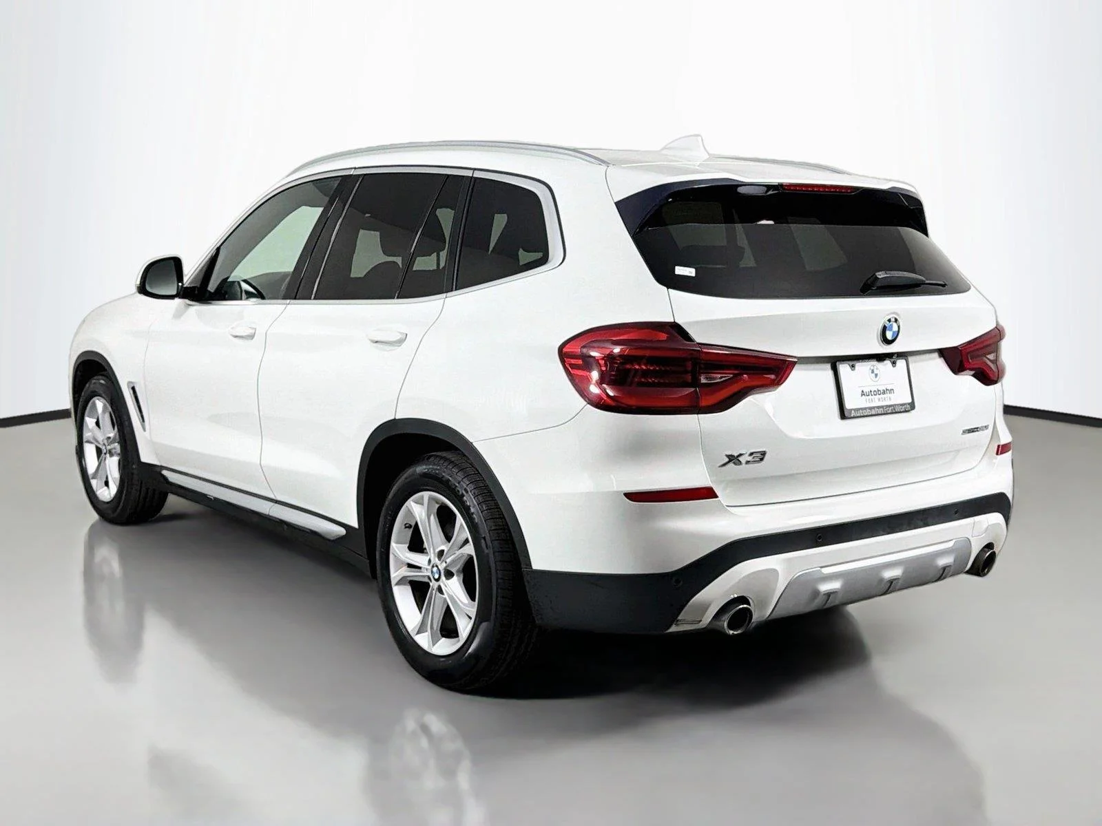 Used 2020 Alpine White BMW sDrive30i image 7