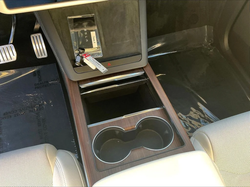 Used 2023 Black Tesla Standard Range image 17