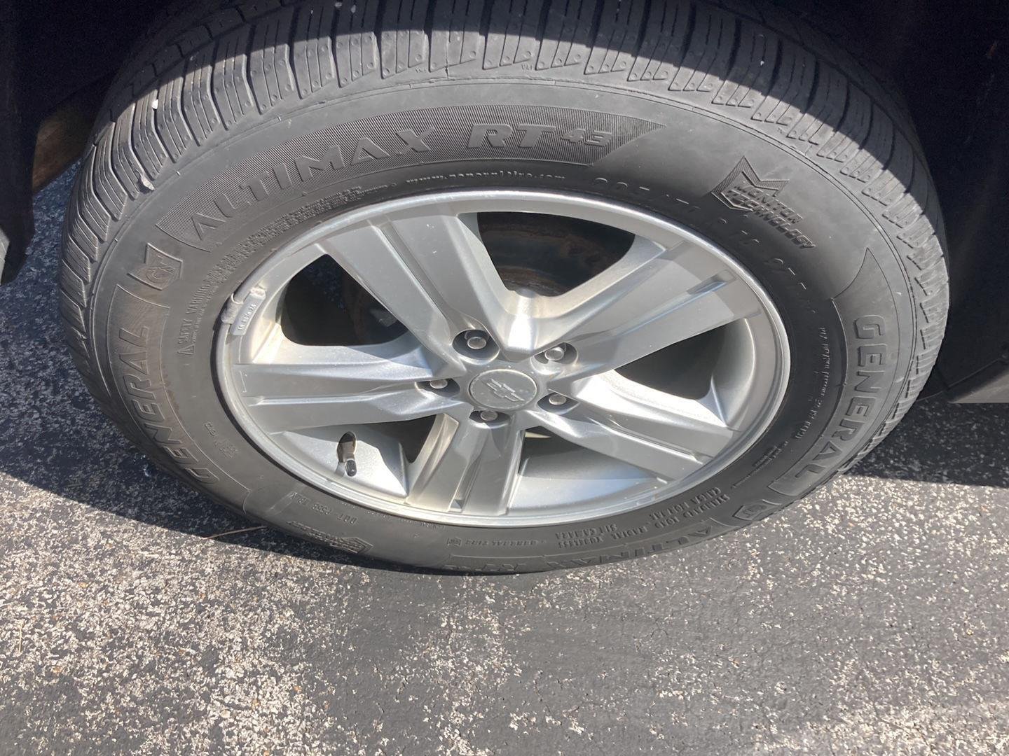 Used 2019 MOSAIC BLACK METALLIC Chevrolet LT image 9