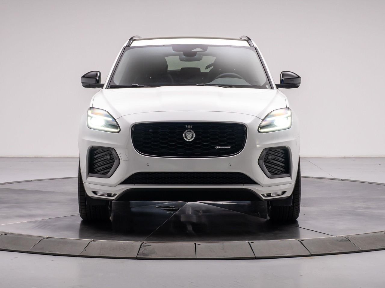 2024 Jaguar E-Pace R-DYNAMIC SE - Photo 8