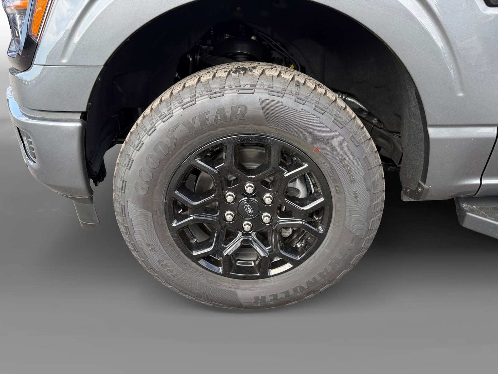 New 2026 Carbonized Gray Metallic Ford XLT image 9