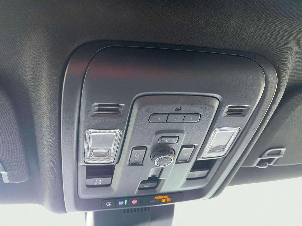 Used 2024 Onyx Black GMC Denali image 15