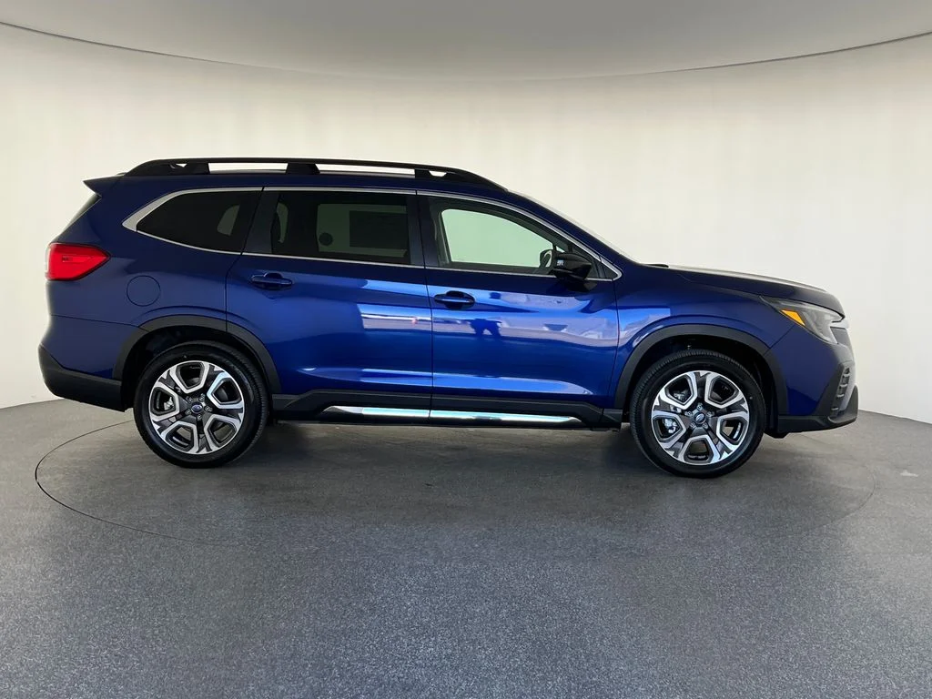New 2026 SAPPHIRE BLUE PEARL Subaru Limited 7-Passenger image 2