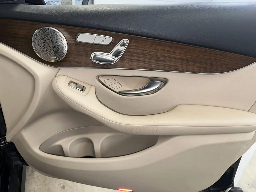 2021 Mercedes-Benz GLC GLC300 - Photo 30