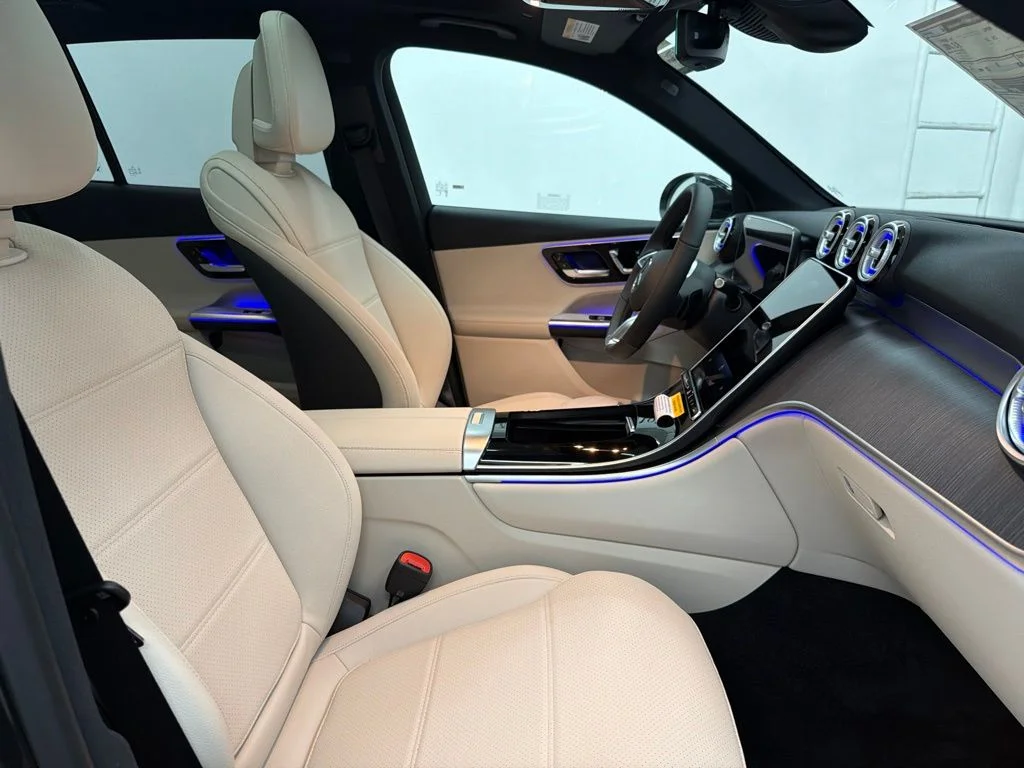 New 2027 Gray Mercedes-Benz GLC 300 image 32