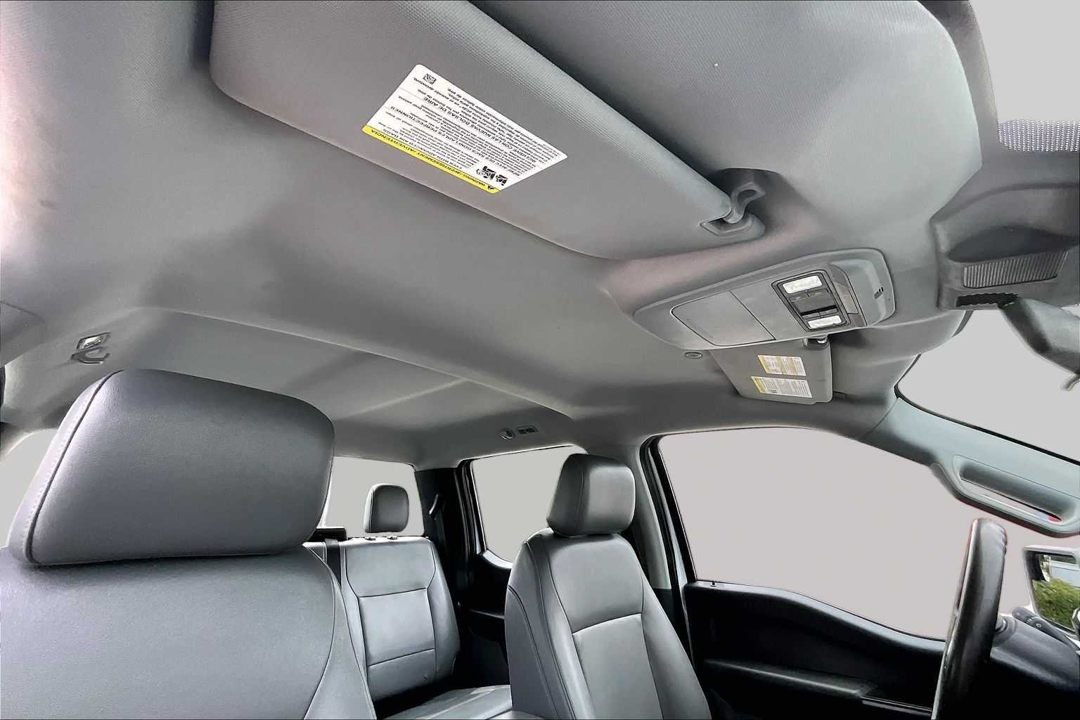 Used 2022 Oxford White Ford XL image 14