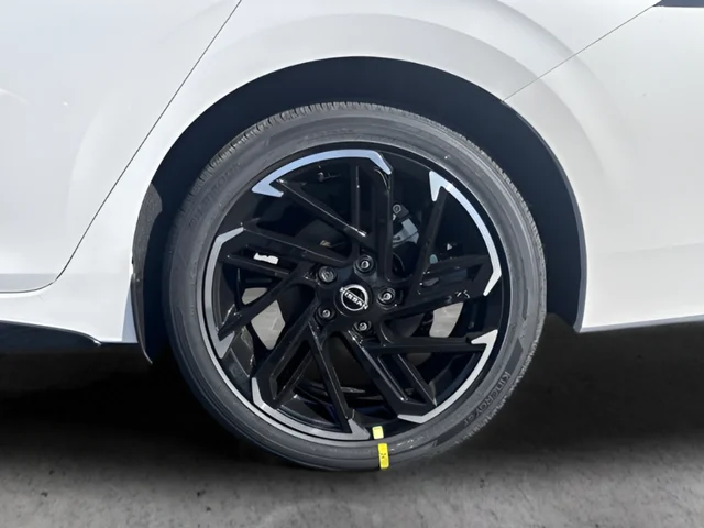 2026 Nissan Sentra SR - Photo 23