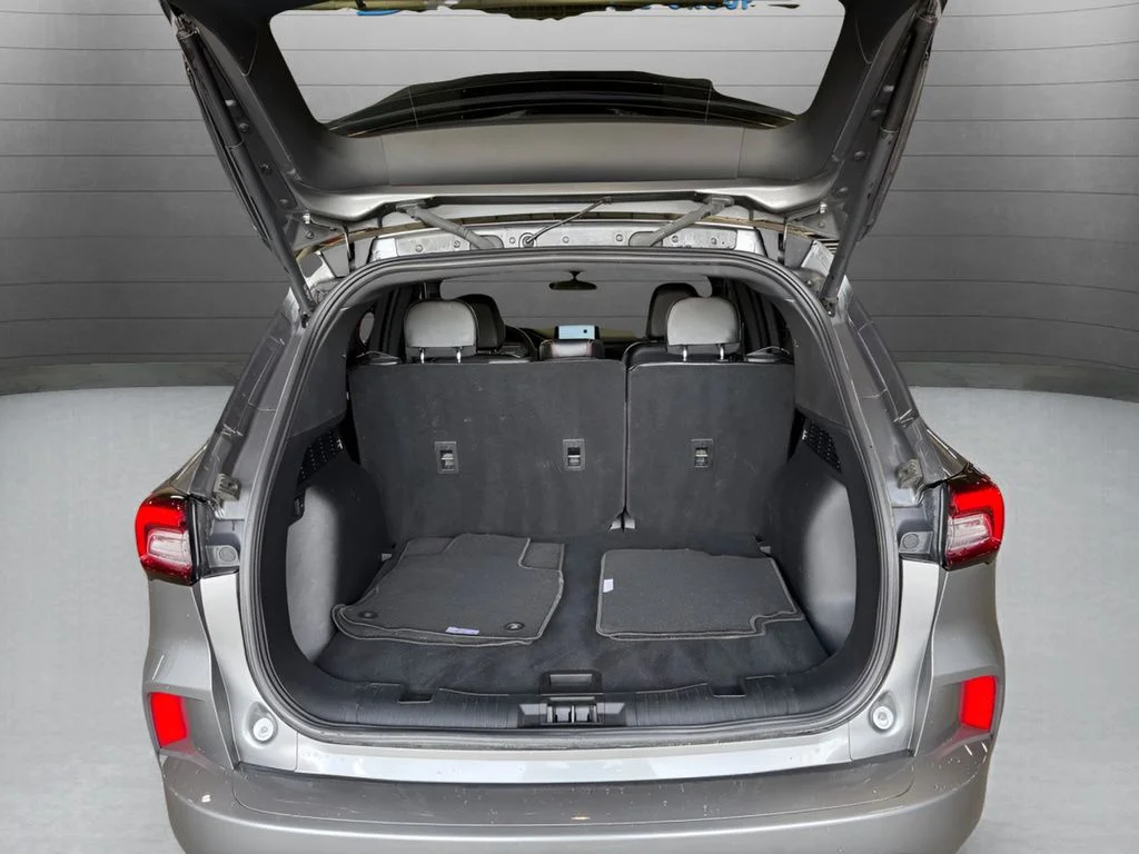 Used 2024 Gray Ford ST-Line image 31