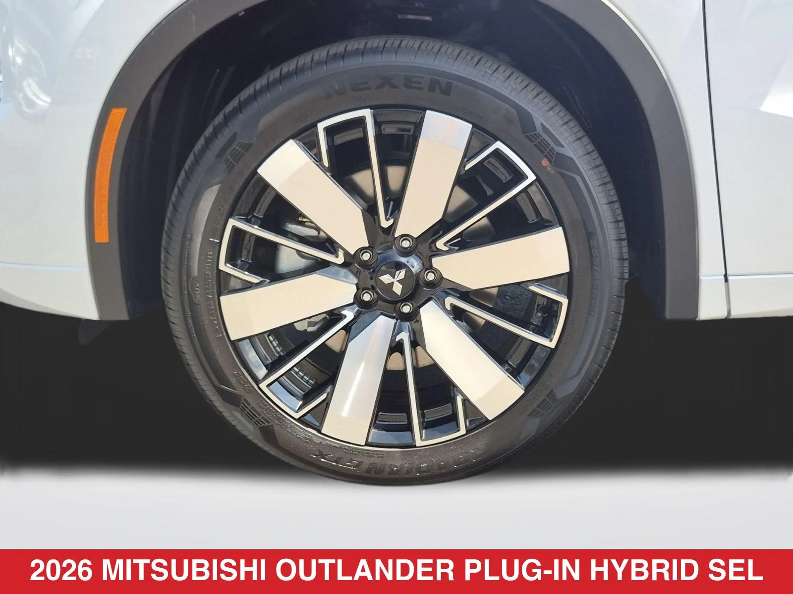 New 2026 White Mitsubishi SEL image 11