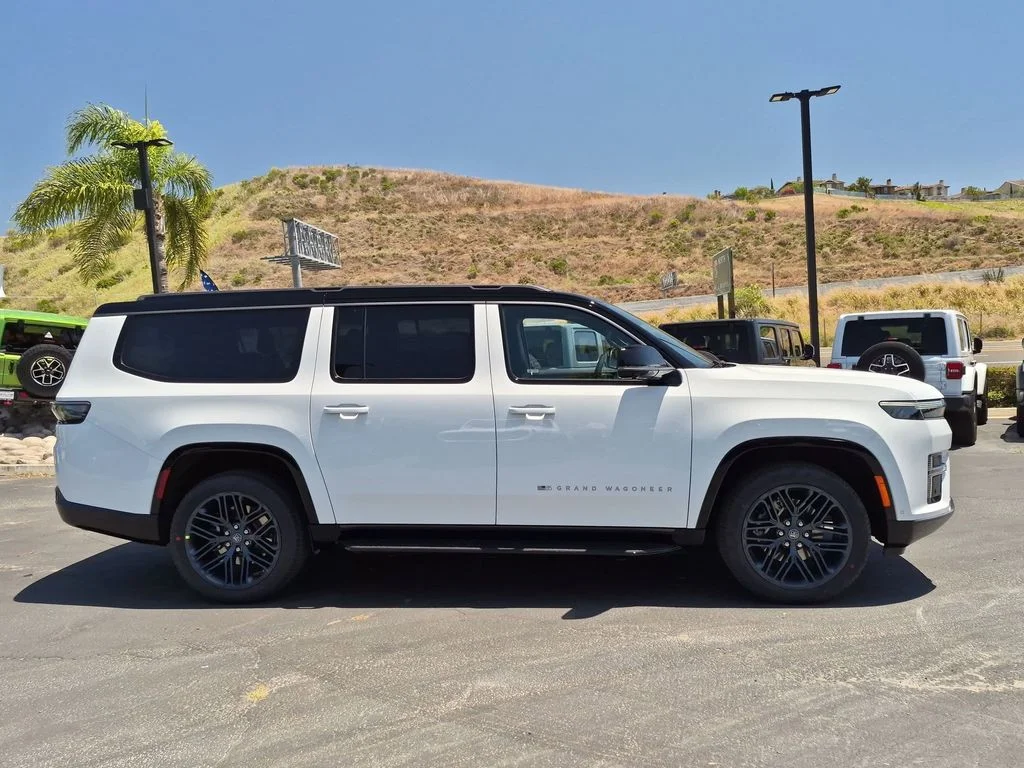 New 2026 Bright White Clear-Coat Exterior Paint Jeep 85th Anniversary Edition image 4