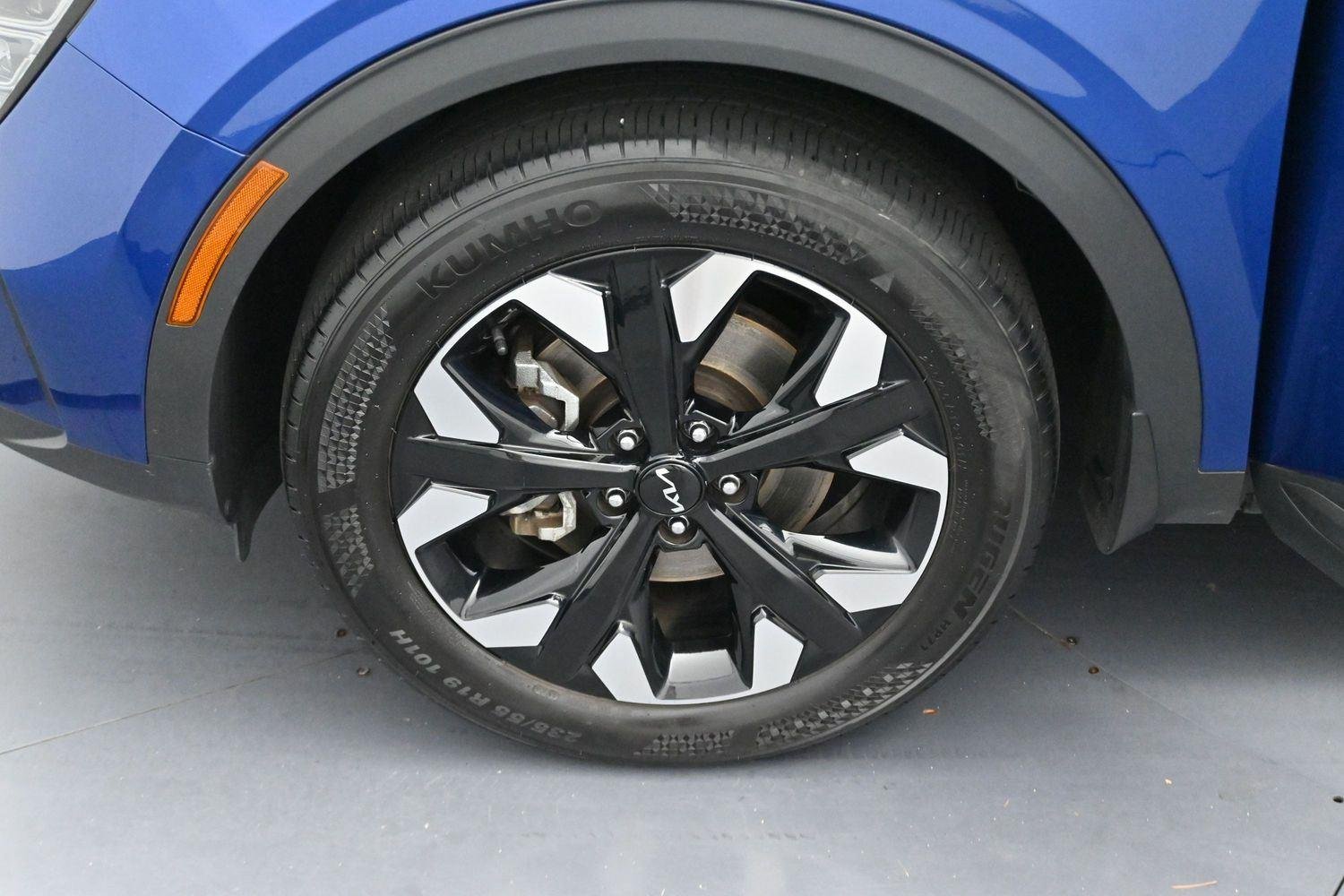 Used 2024 Sapphire Blue Kia X-Line image 29