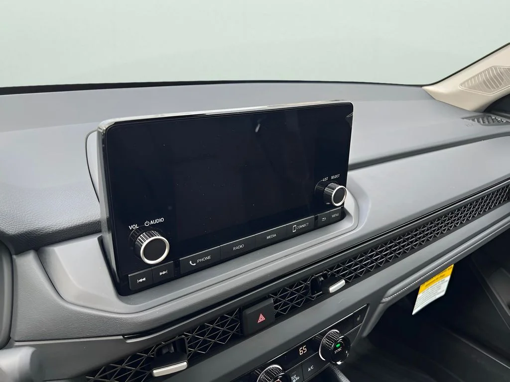 Used 2025 Urban Gray Pearl Honda SE image 18