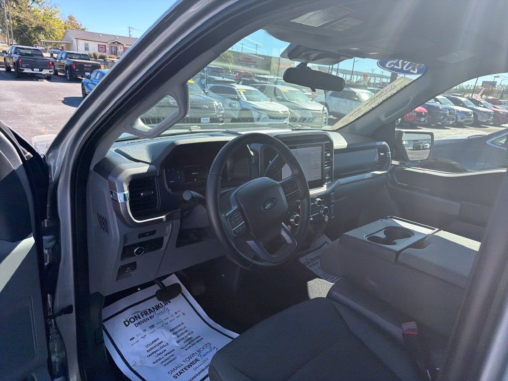 Used 2025 Silver Ford XLT image 16