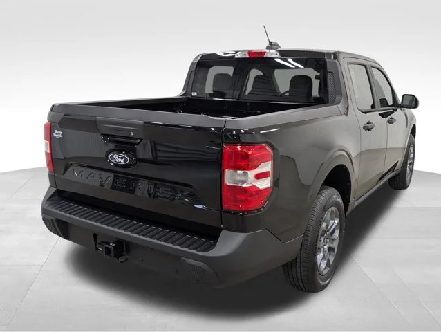 New 2026 Shadow Black Ford XLT image 20