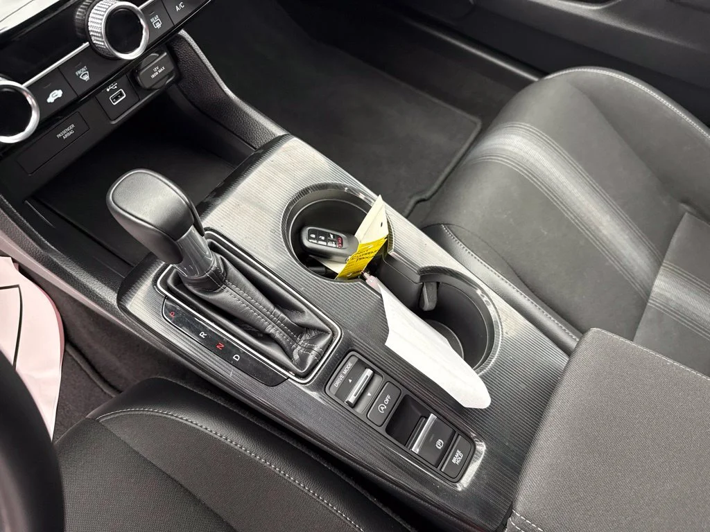 2024 Honda Civic SPORT Hatchback Slide 19