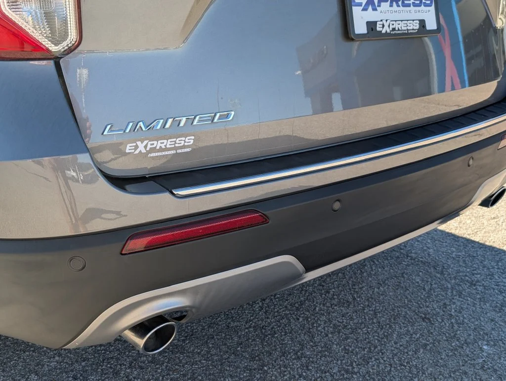 Used 2022 Gray Ford Limited image 11
