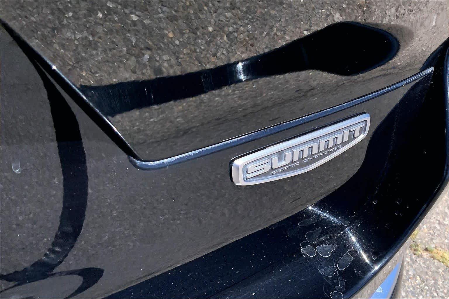 Used 2021 Diamond Black Crystal Pearlcoat Jeep Summit image 9