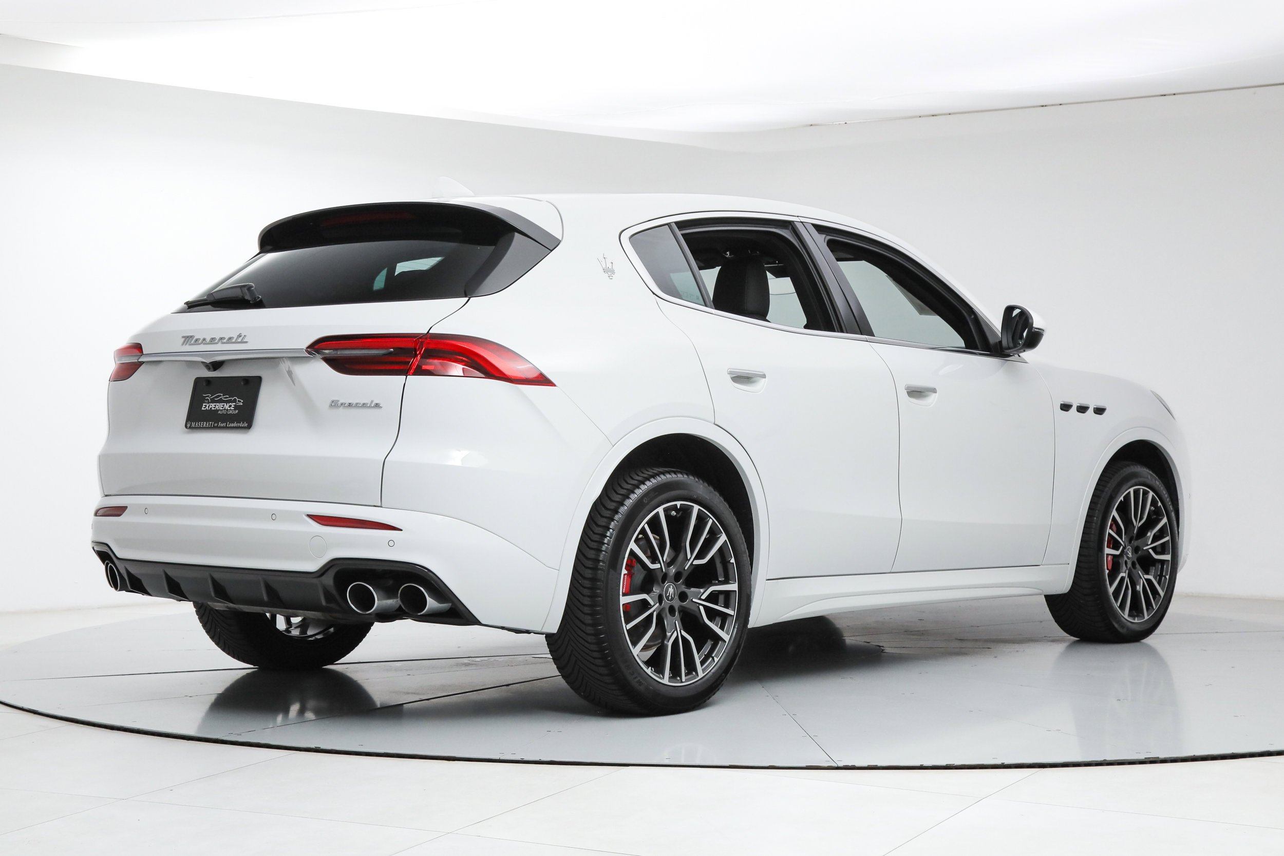 New 2025 White Maserati  image 5