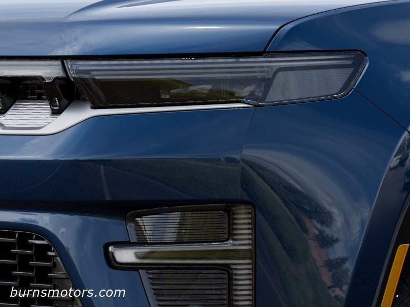 New 2026 Fathom Blue Pearl-Coat Exterior Paint (Late Availability) Jeep 4x2 image 10