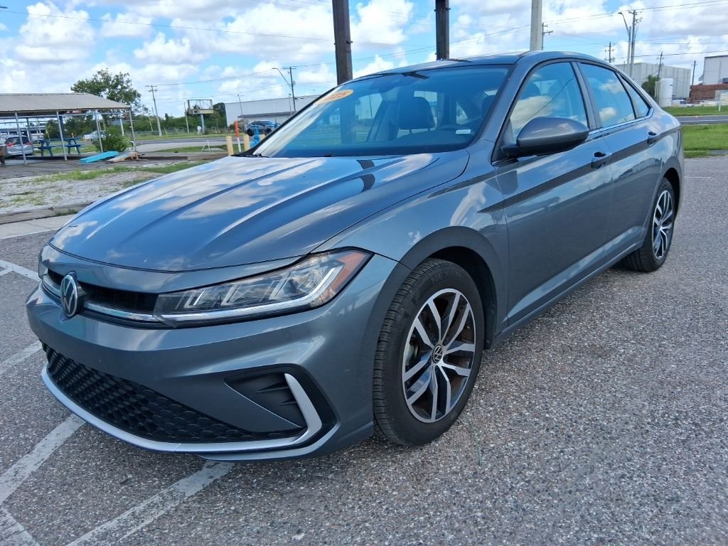 2025 Volkswagen Jetta SE - Photo 8