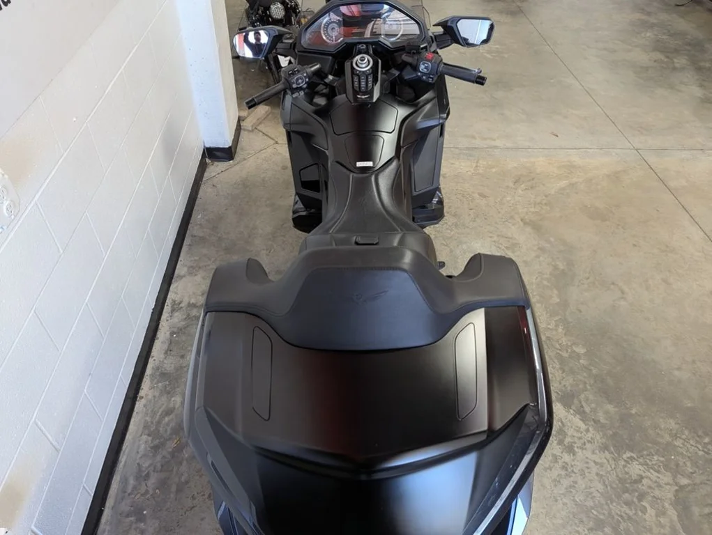 Certified Used 2021 BLACK Honda Powersports Tour Automatic DCT image 8