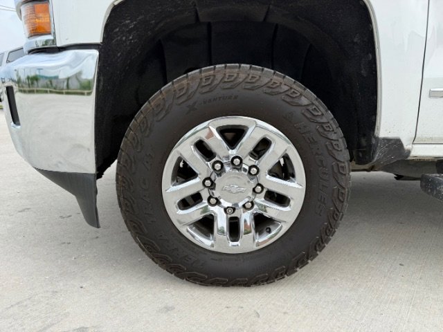 Used 2016 Summit White Chevrolet LTZ image 10
