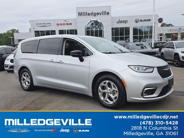 2024 Chrysler Pacifica Limited's photo