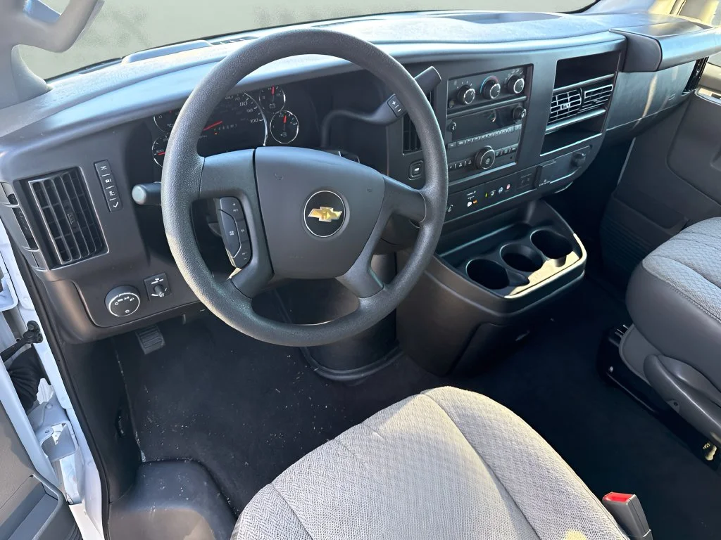 Used 2025 White Chevrolet LT image 10