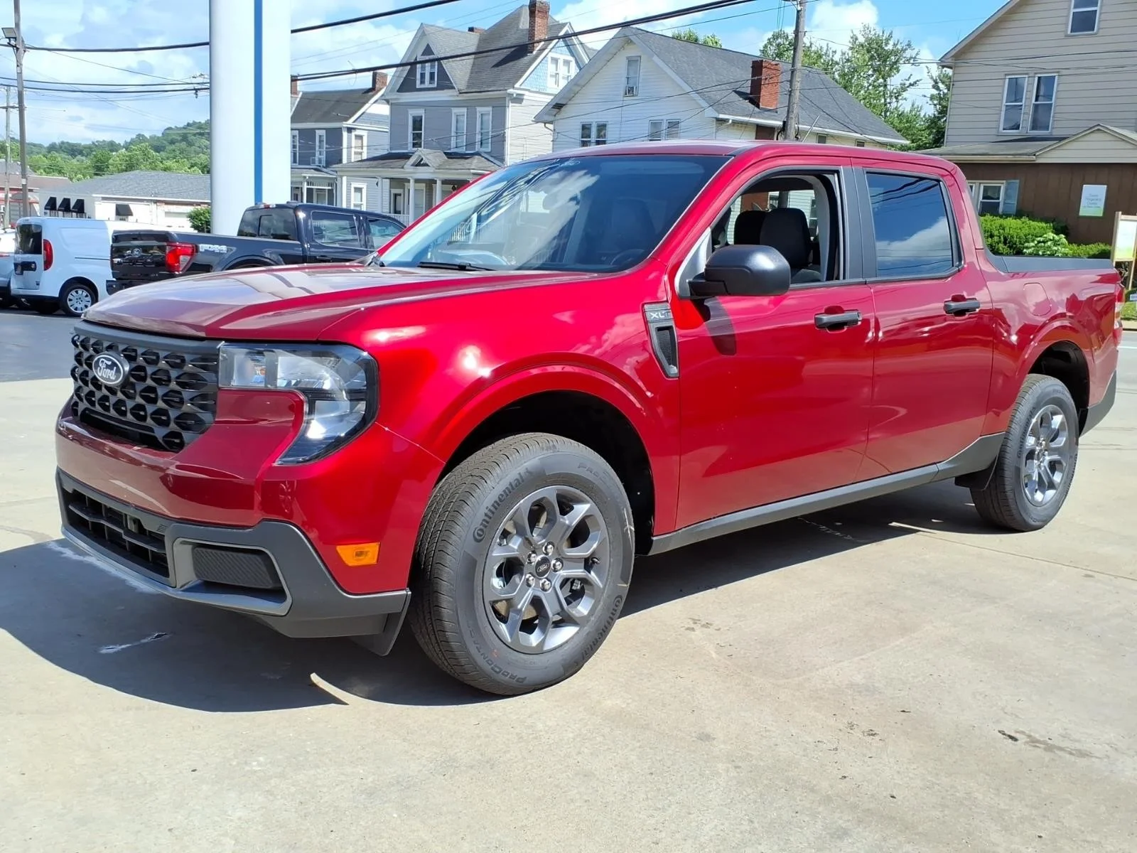 New 2026 Ruby Red Metallic Tinted Clearcoat Ford XLT image 2