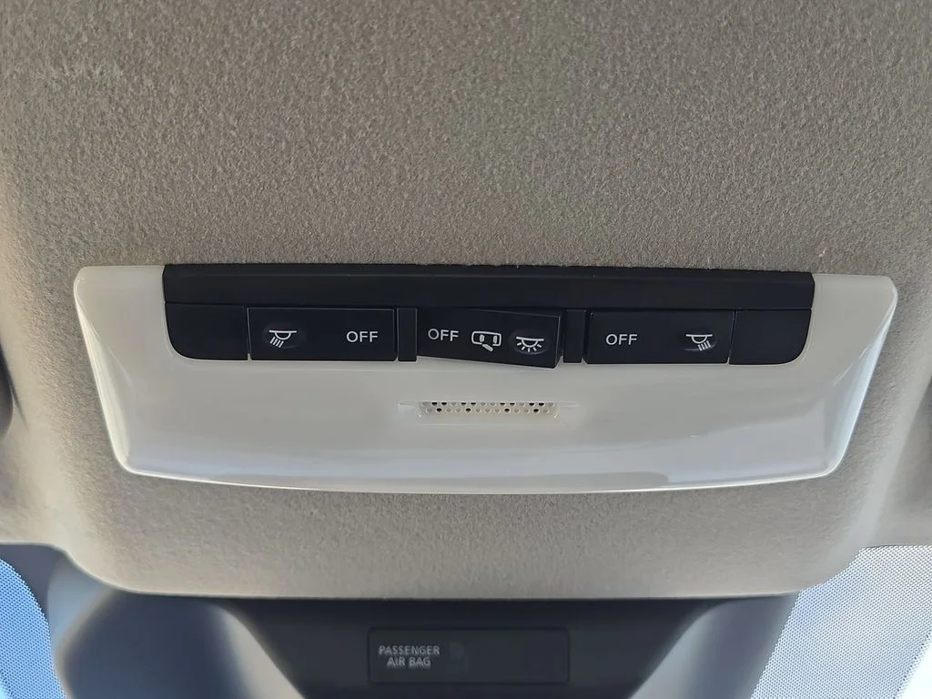 2025 Nissan Kicks S AWD - Photo 36