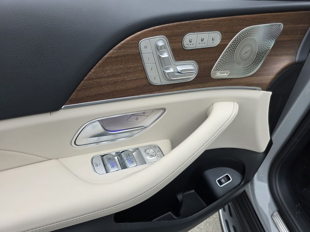 New 2026 MANUFAKTUR Alpine Grey Mercedes-Benz GLS 450 image 17