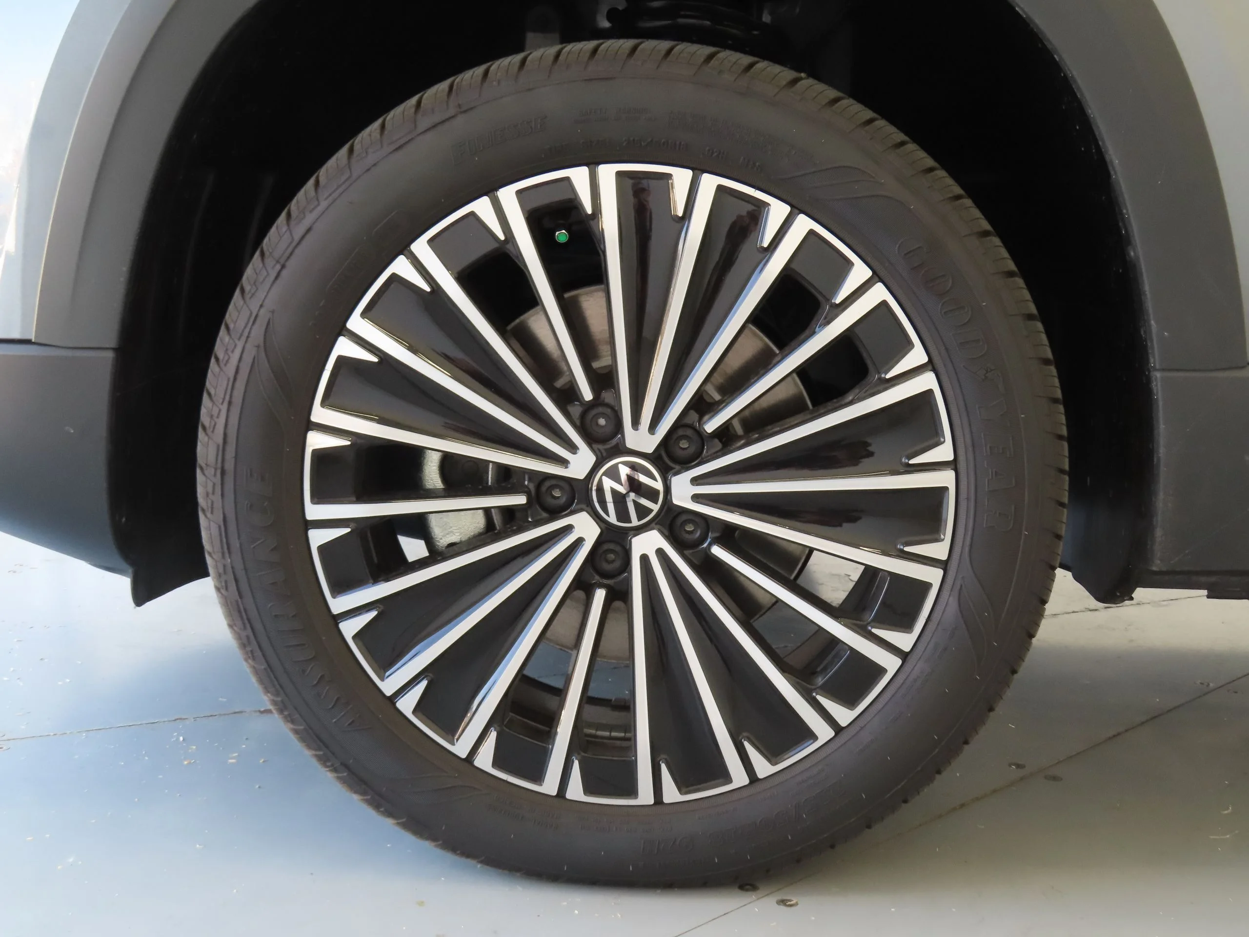 New 2026 Silver Volkswagen 1.5T SE image 25