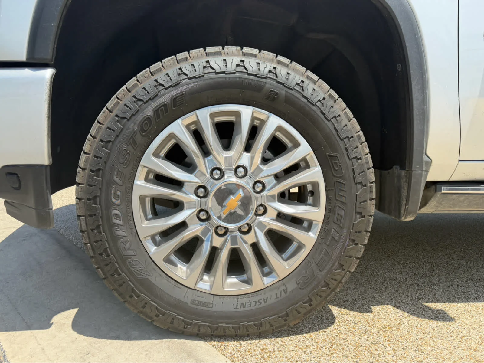 Used 2021 Silver Ice Metallic Chevrolet High Country image 9