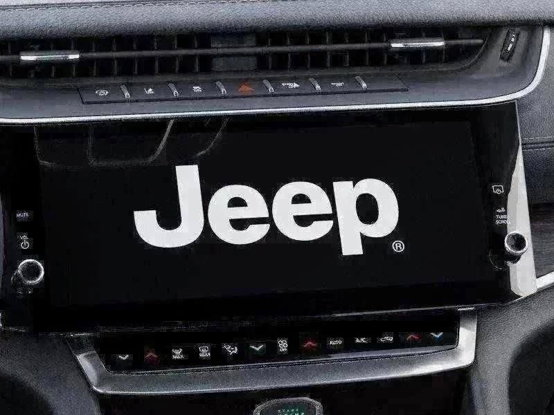 New 2026 Bright White Clear-Coat Exterior Paint Jeep Altitude image 43