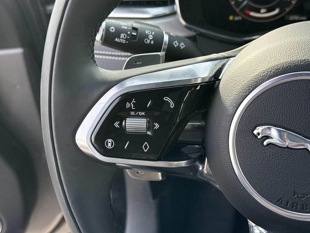2026 Jaguar F-Pace R-Dynamic S - Photo 7