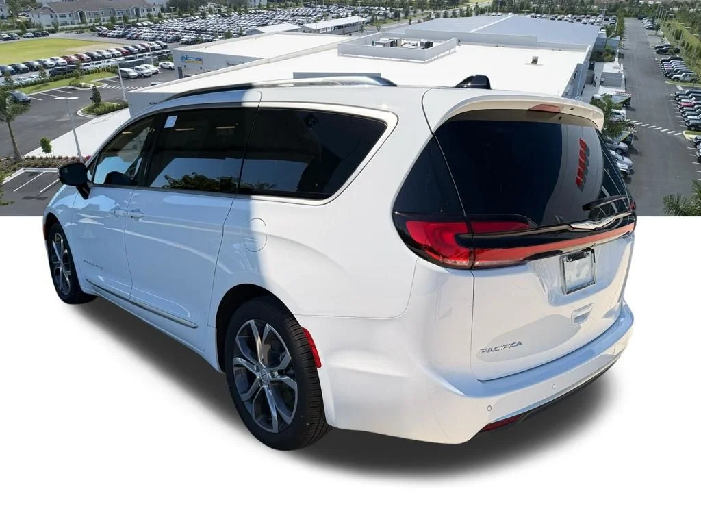 New 2026 Bright White Clear-Coat Exterior Paint Chrysler Pinnacle image 5